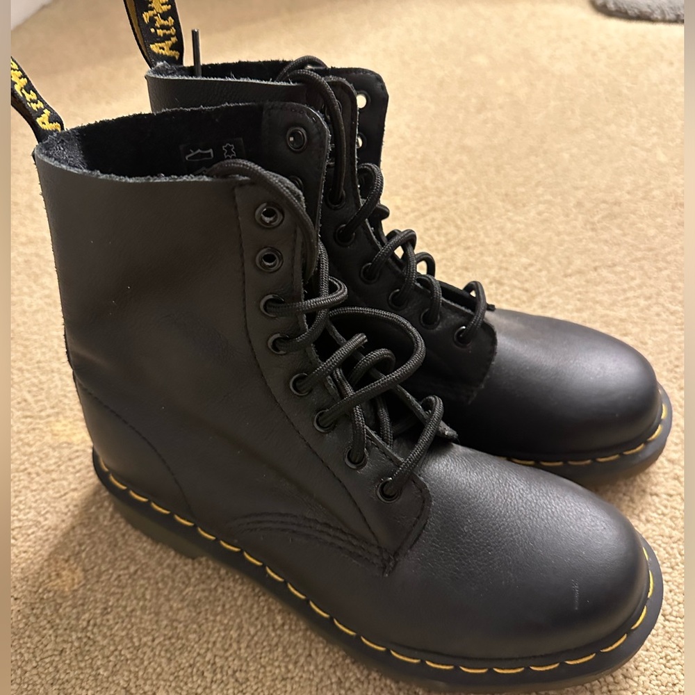 Dr Martens 1460 Virginia leather boots size 8